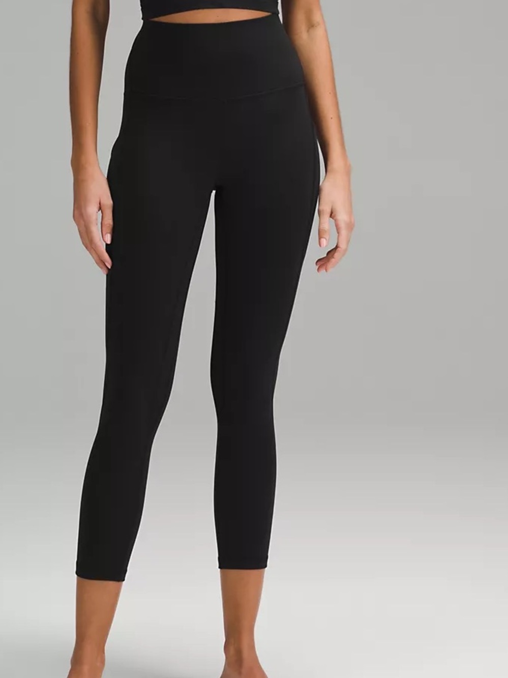 Lululemon Align cropped leggings with pockets. Size 6